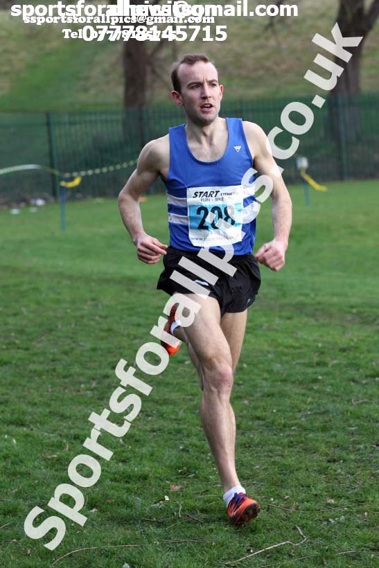 Senior mens Cathedral Relays, Birtley. Photo:  David T. Hewitson/Sports for All Pics